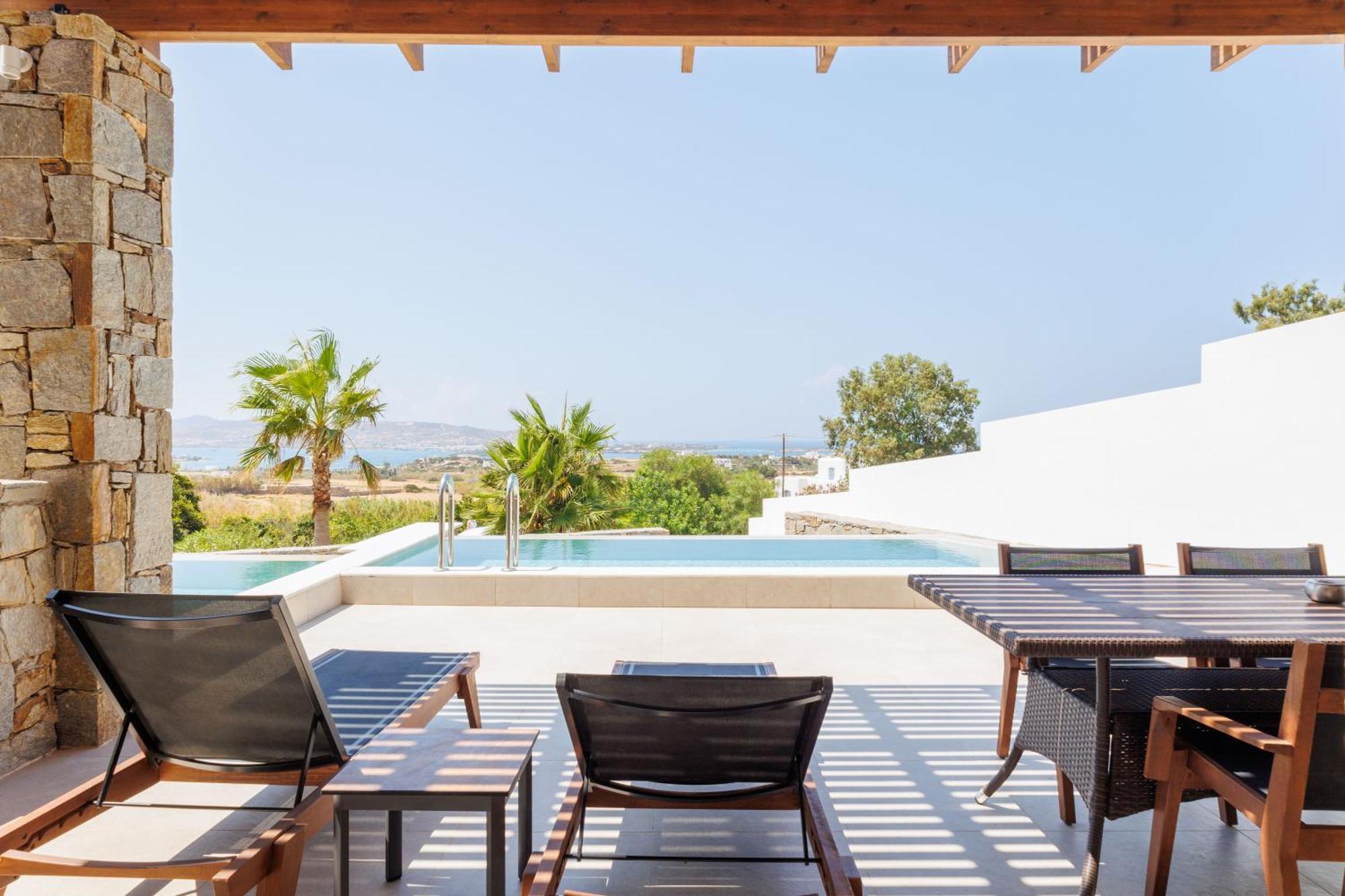 Kouros Blanc Resort & Suites Pounda Room photo