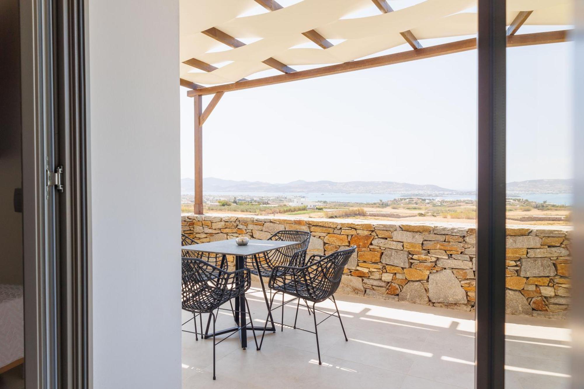 Kouros Blanc Resort & Suites Pounda Room photo